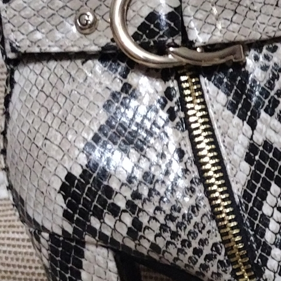 Guess Fryese Snake skin ankle booties - Picture 5 of 9